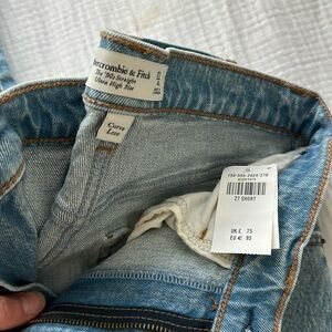 Abercrombie 90s straight ultra high rise curve love jeans NWT